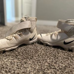 Football cleats